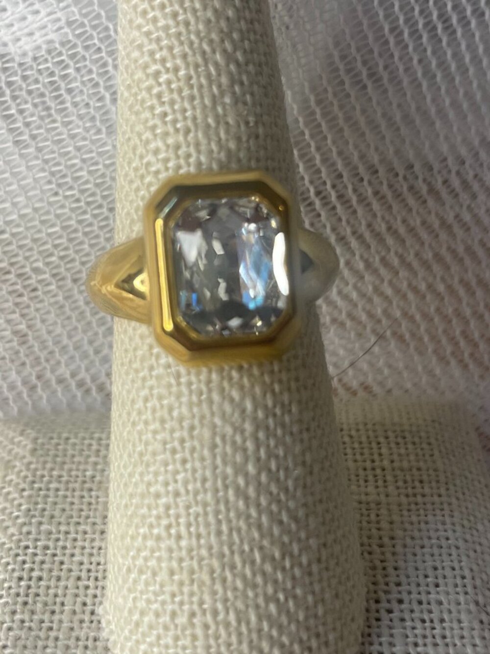 Gold Tone Emerald Cut Crystal Statement Ring Size 6.5 - Picture 2 of 3